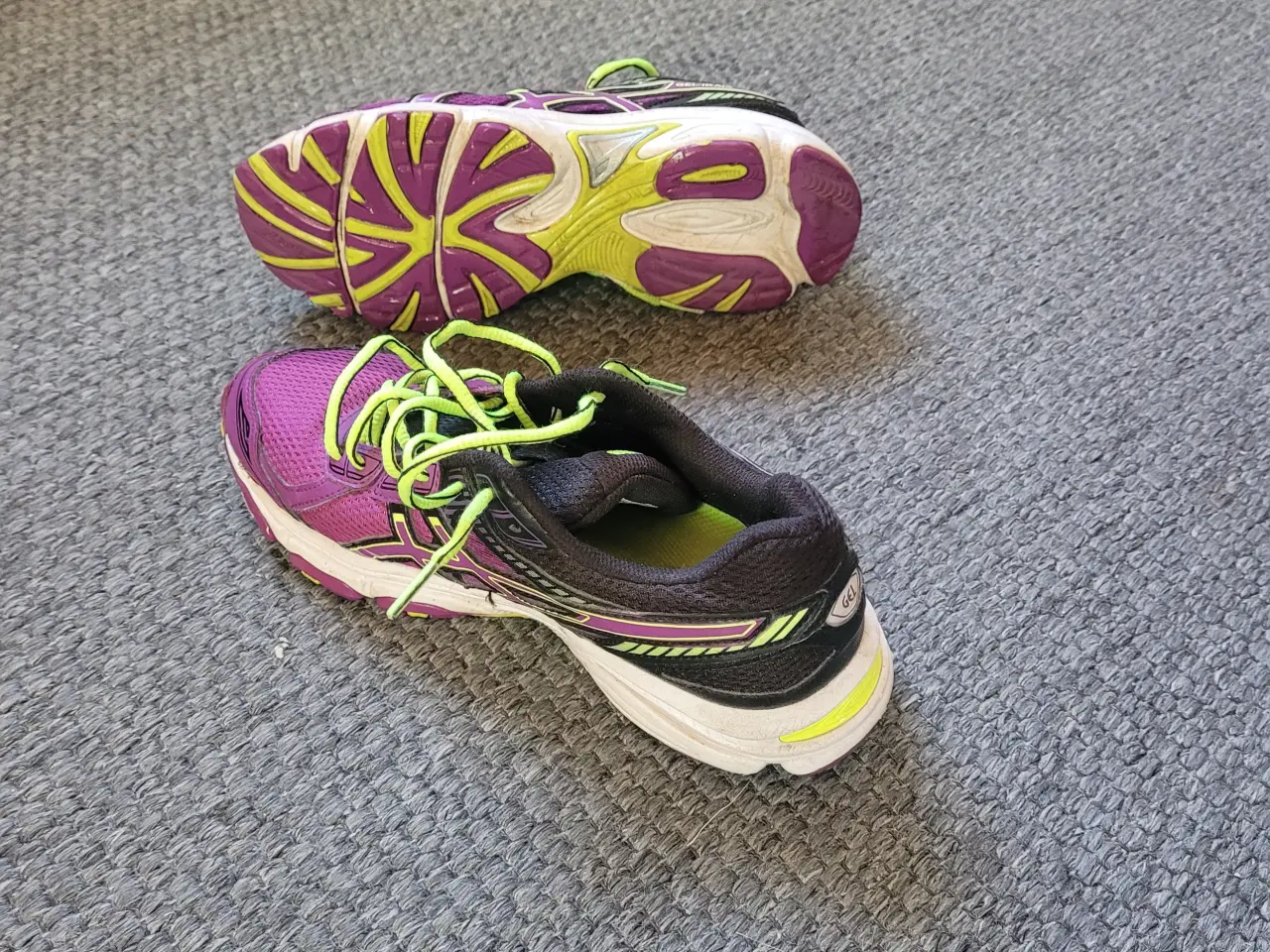 Billede 2 - Sportssko Asics str 39. Kr 200 -