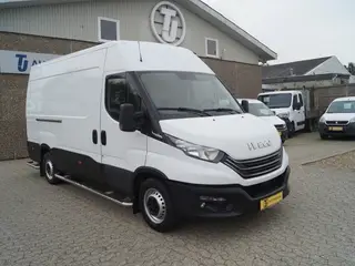 Iveco Daily 2,3 35S14 12m³ Van AG8