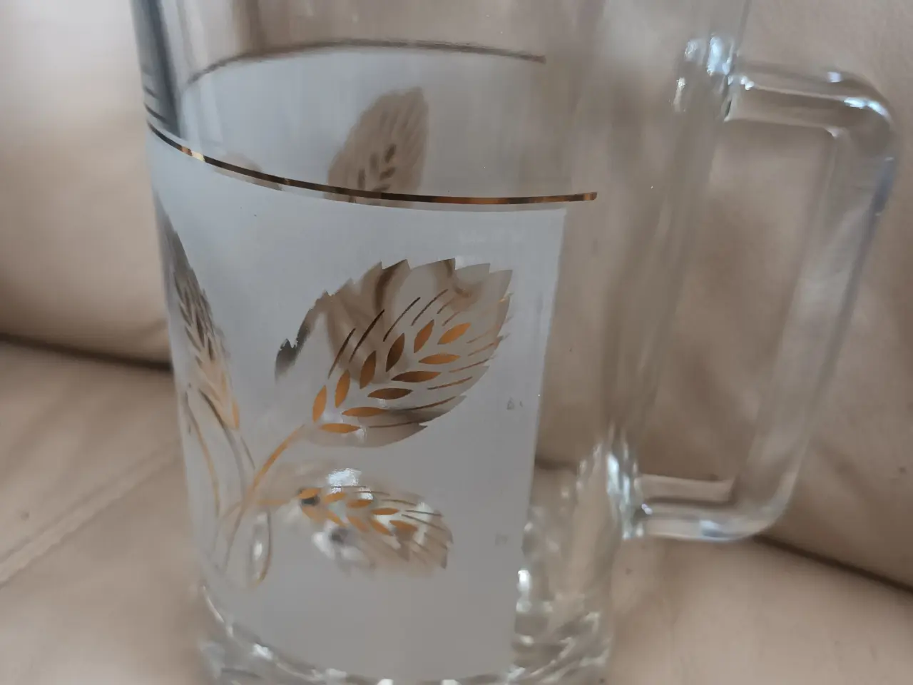 Billede 1 - SMUK VANDKANDE MED GULD 17 CM