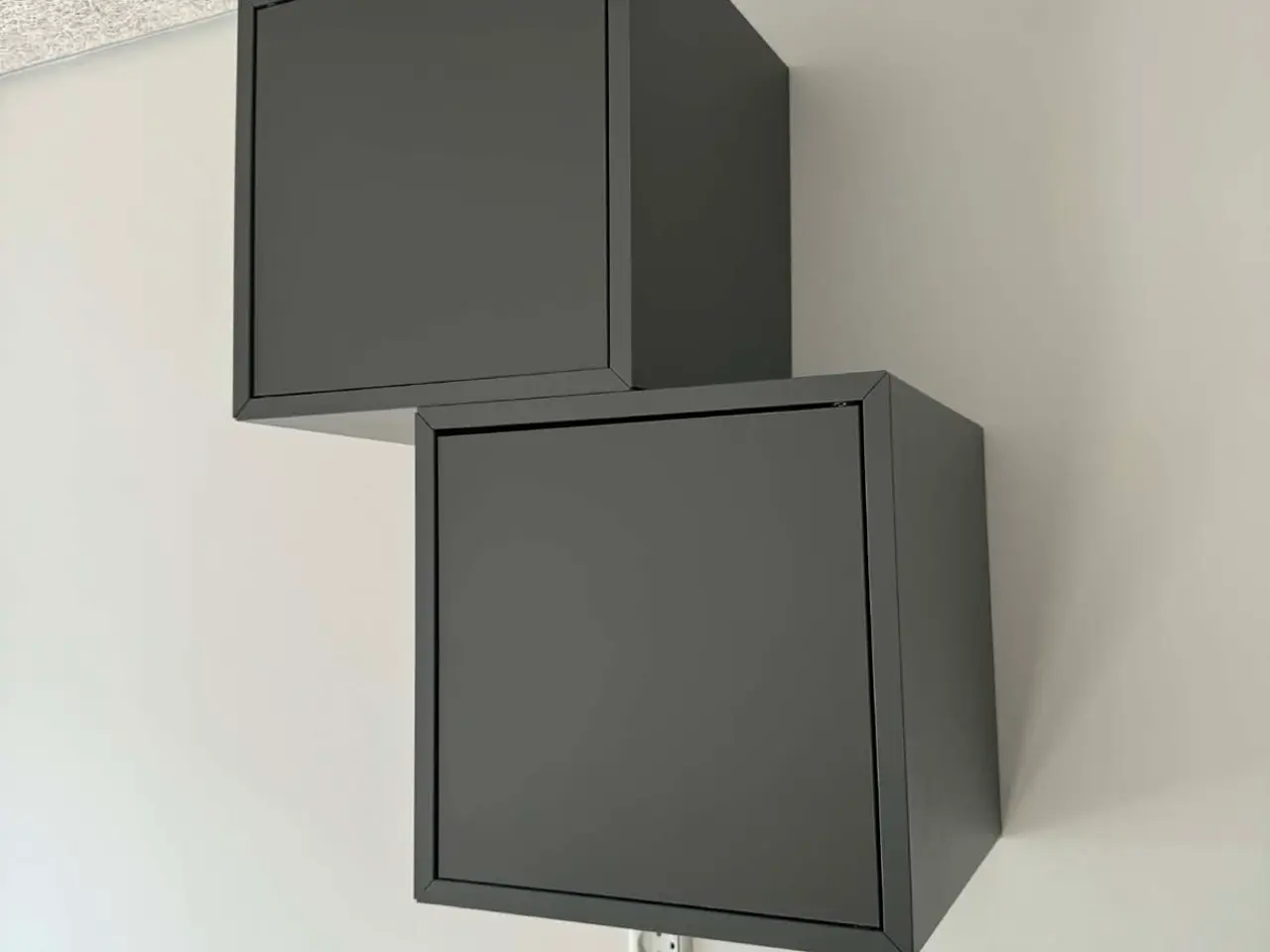 Billede 1 - 2 stk. Ikea Eket vægskabe