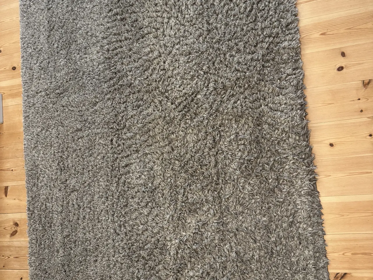 Billede 1 - Gulvtæppe (134 cm x 196 xm) SÆLGES