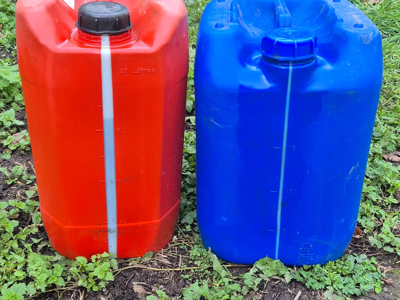 Billede 1 - Fyringsolie sælges, ca 35 Liter i 2 dunke