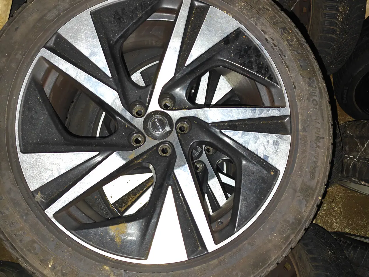 Billede 1 - Volvo original 275/45r20 vinterdæk 5x110 5,5mm ti