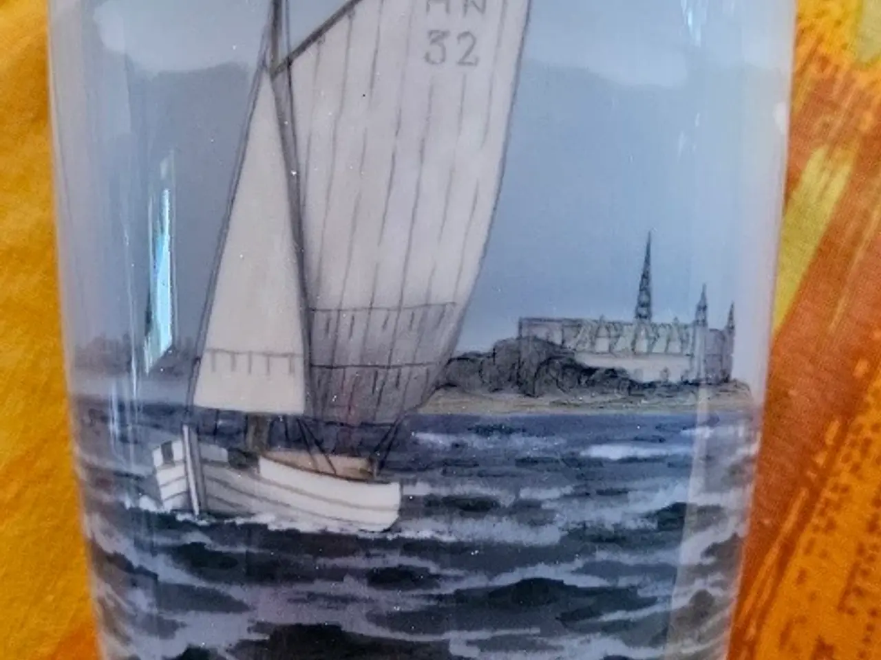 Billede 3 - Royal Copenhagen vase med sejlskib og Kronborg