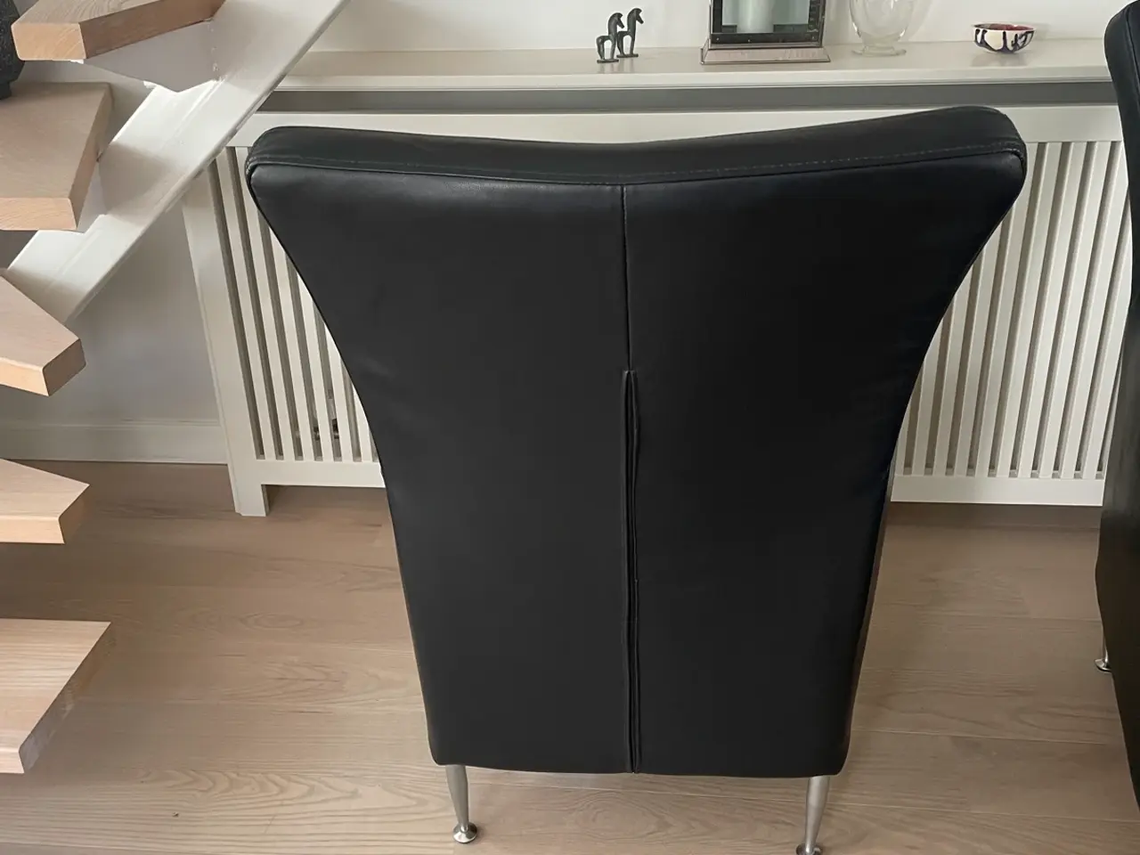 Billede 4 - 2 stk. BoConcept Model 031 lænestole i sort læder