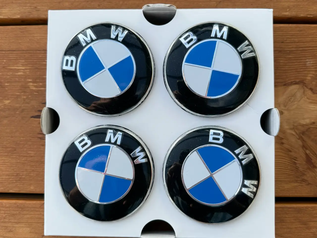 Billede 3 - BMW Wheel Caps /Navkapsler, 68 mm, hvide/blå