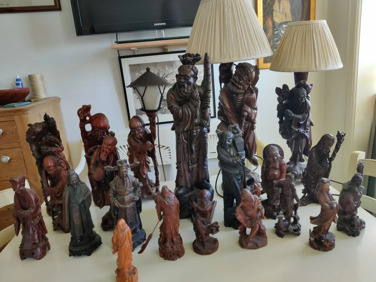 Billede 1 - Kinesisk skænk og kinesiske figurer