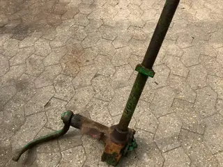 Styrehus til Deutz 4005
