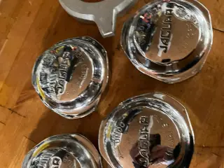 Jaguar wheel spinners