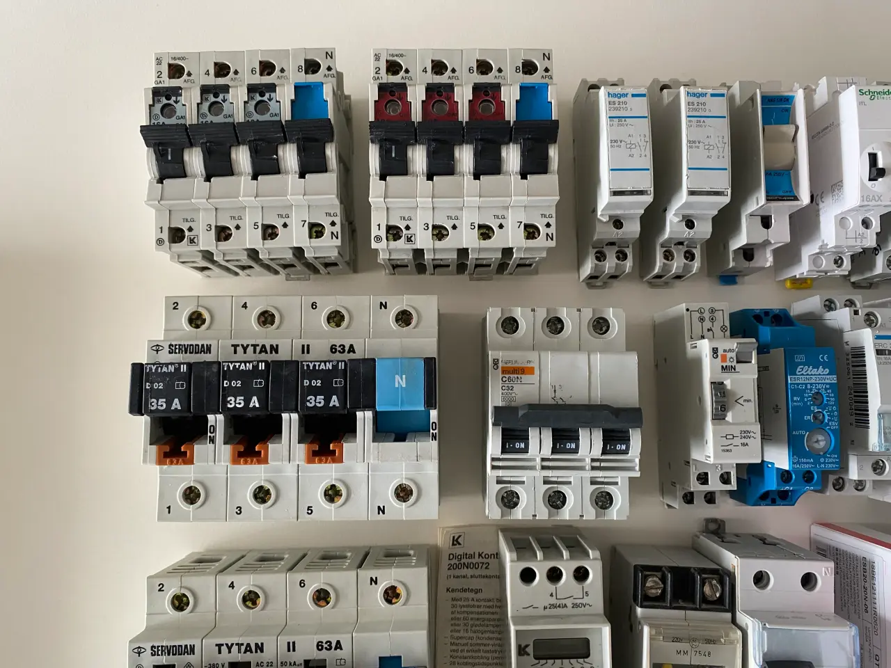 Billede 8 - Schneider Automatsikring  og Kombiafb.