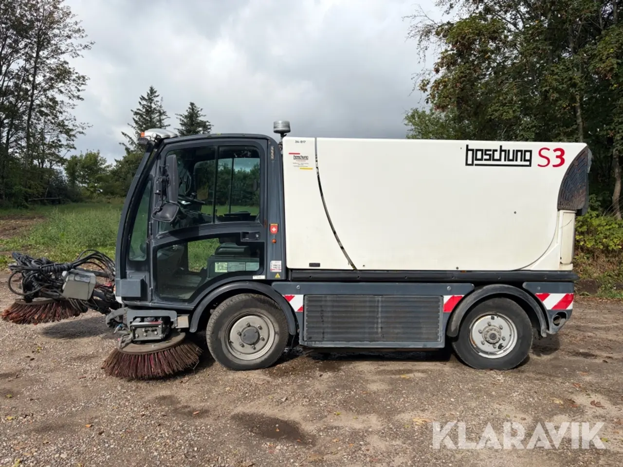 Billede 2 - Fejemaskine Boschung S3 - med ekstra hydraulisk fejearm