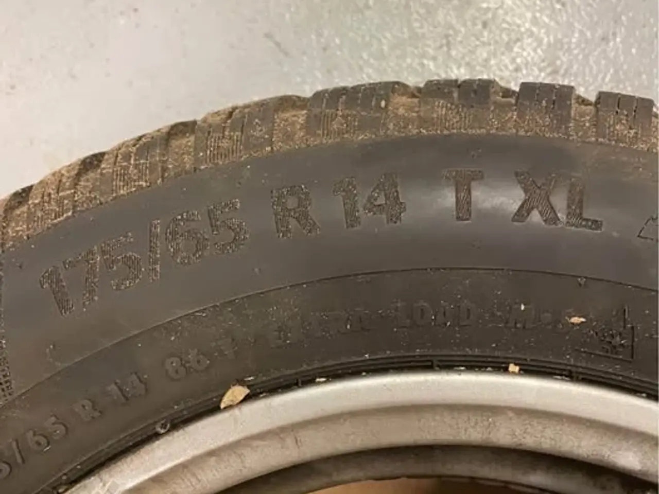 Billede 5 - Continental vinterdæk på alufælge – 175/65 R14 XL