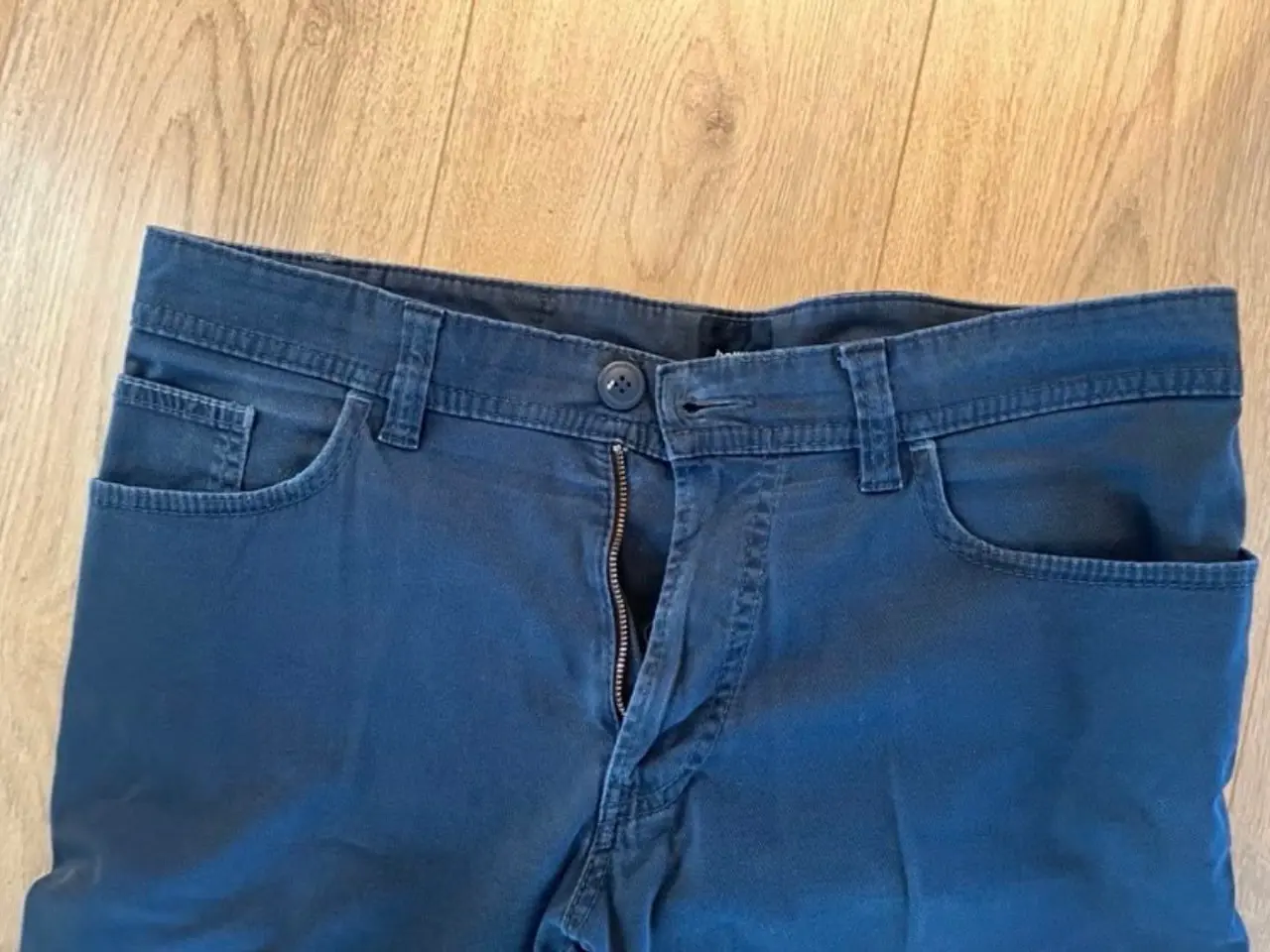 Billede 3 - Mørkeblå jeans fra Hattric