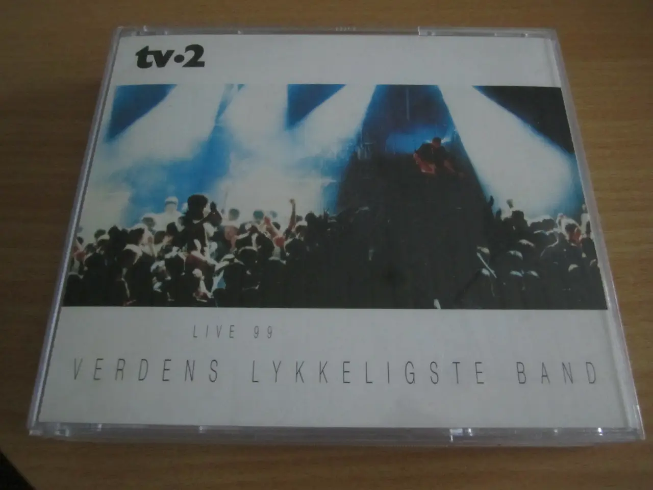Billede 3 - TV2. Verdens Lykkeligste Band. BOKS.