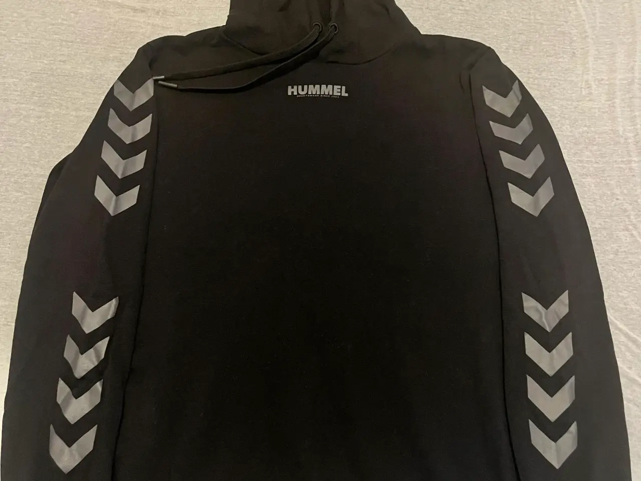 Billede 1 - Hættetrøje fra Hummel.