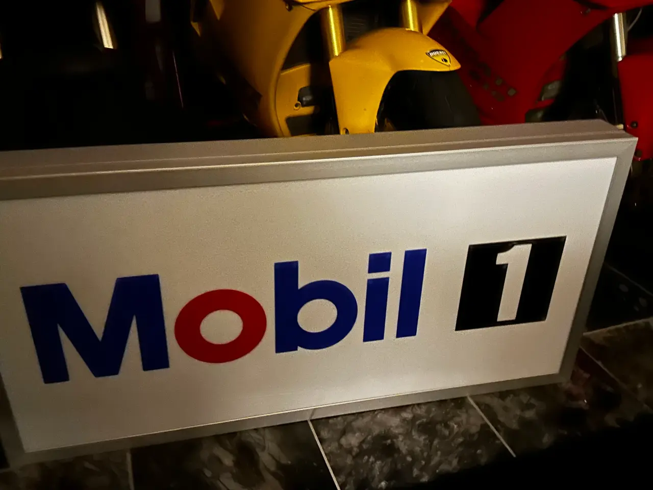 Billede 1 - Lysskilt Mobil 1