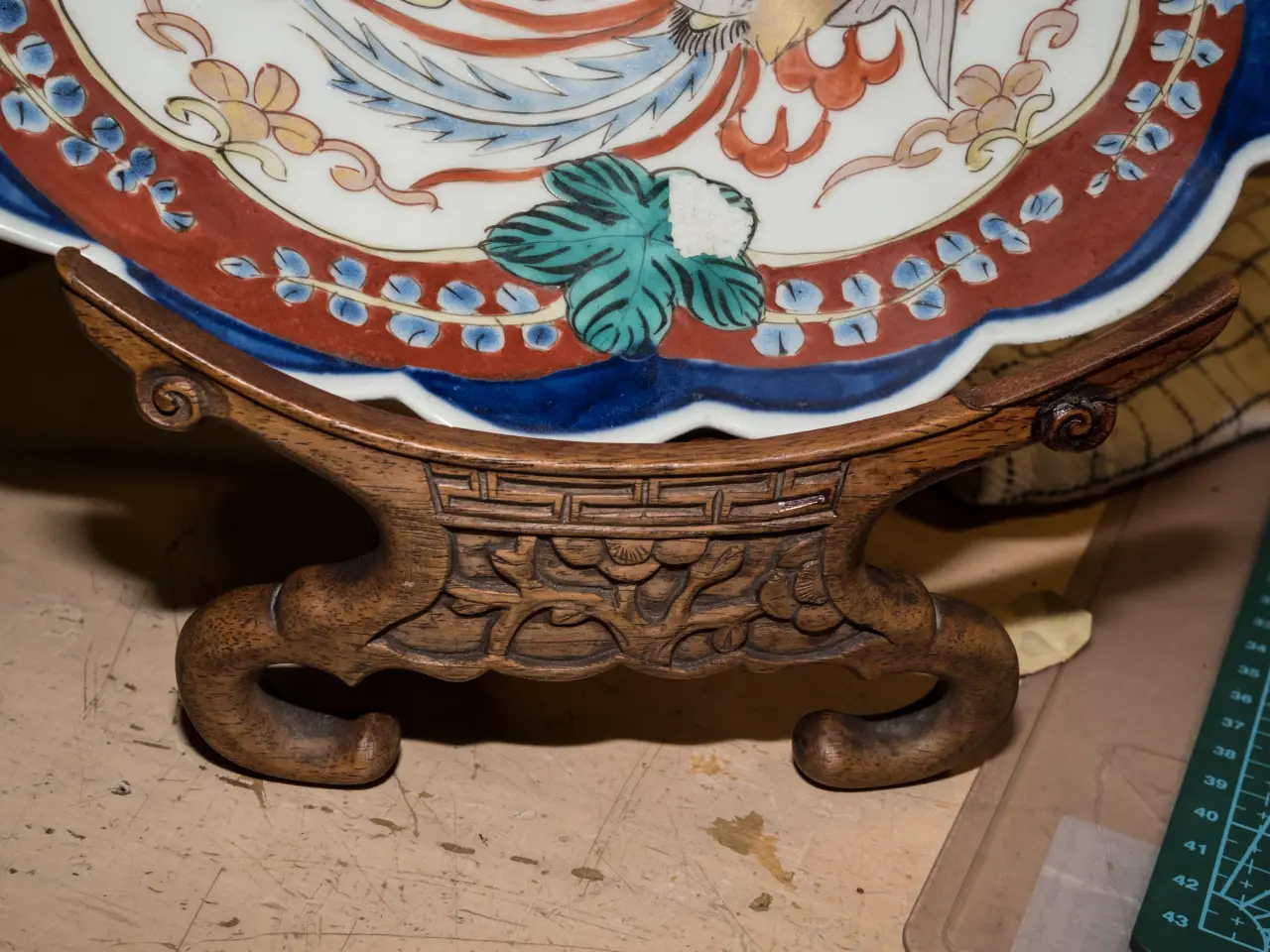 Billede 5 - Imari Fad, Japan . Anno 1820.   Ø 32 cm.  Musling 