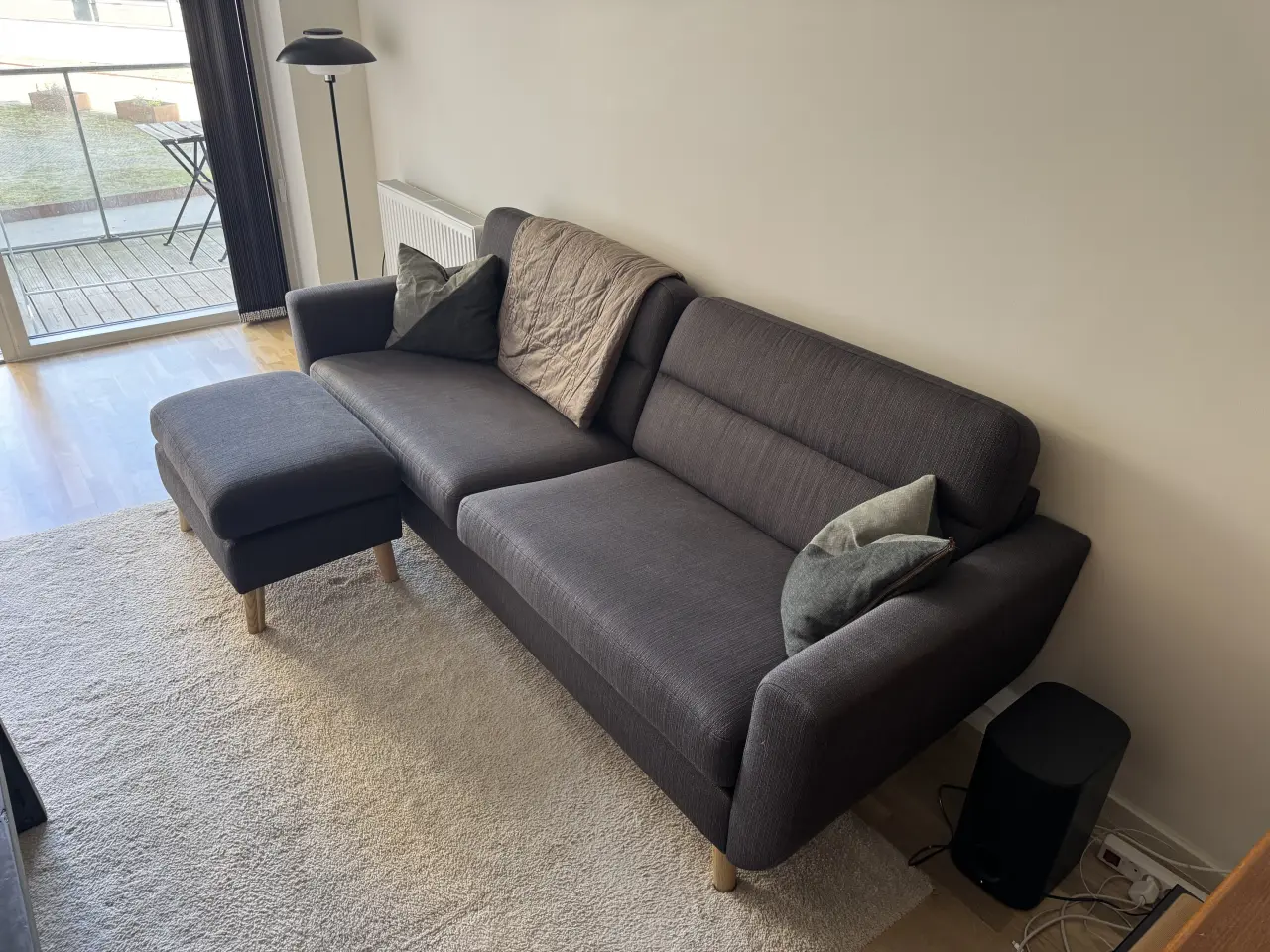 Billede 2 - 2 personers Sofa med puf