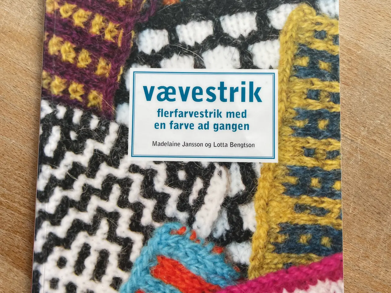 Billede 1 - Madeleine Jansson & Lotta Bengtson Vævestrik
