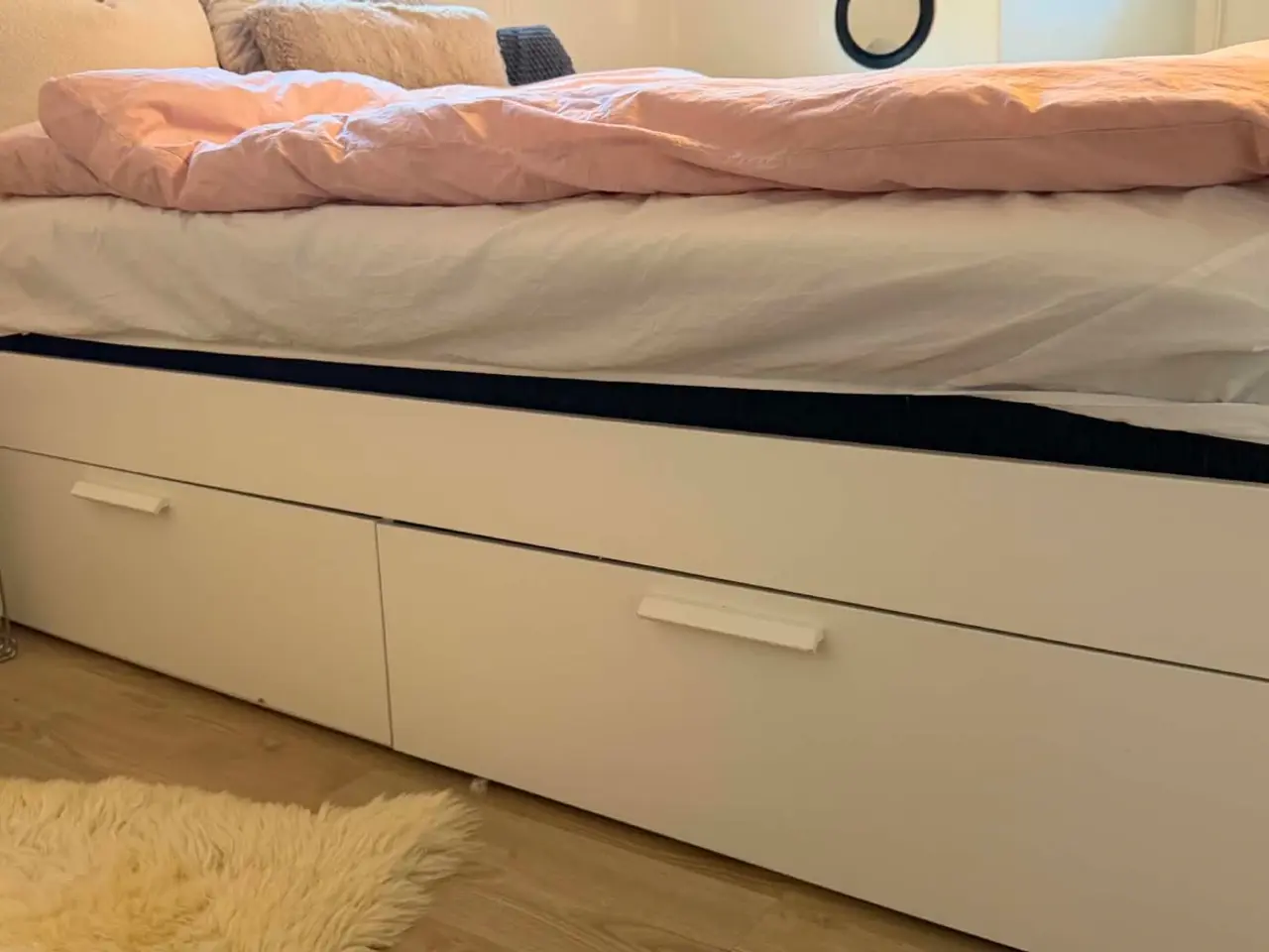 Billede 4 - Seng med opbevaring - IKEA - med madrasser