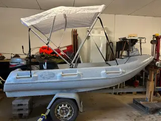 Lækker båd med trailer, 15 hk mariner motor 
