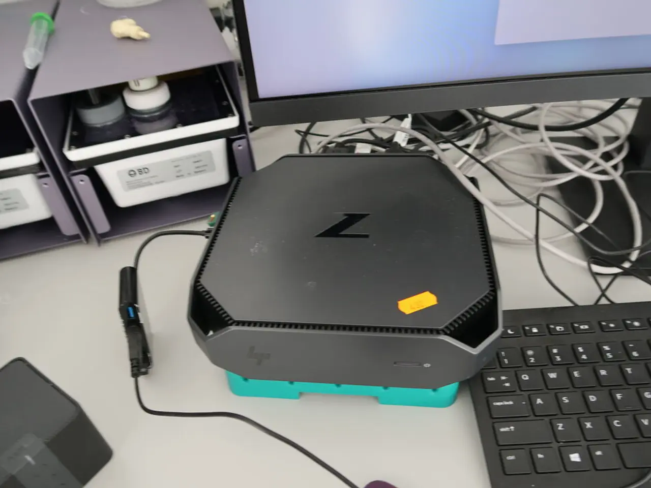 Billede 3 - Computer HP Z2 Mini G5 Workstation, Computerskærm HP P34HC G4