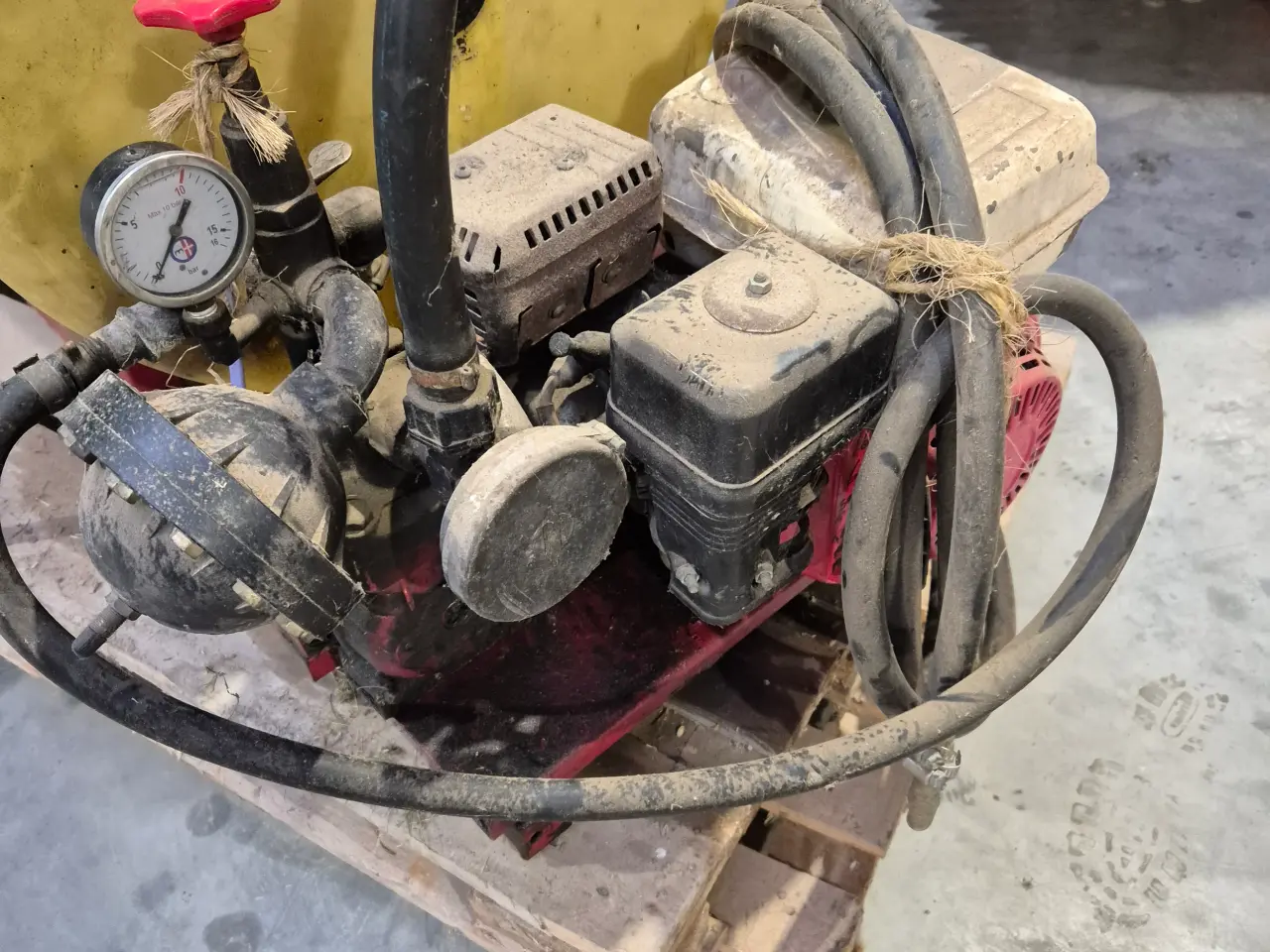 Billede 4 - 300L Tank med pumpe og hondamotor