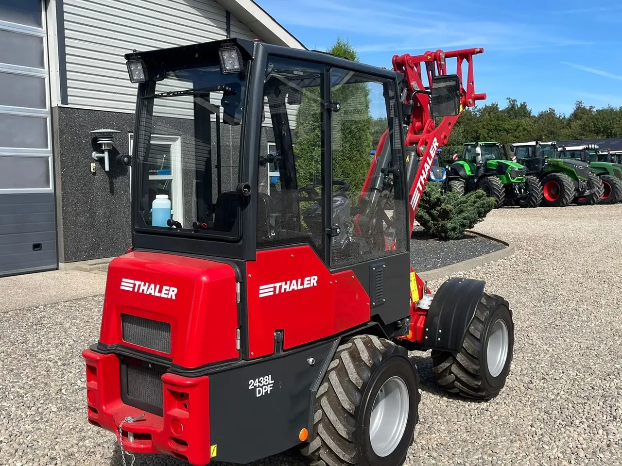 Billede 14 - Thaler 2438L DPF Kabine og brede hjul