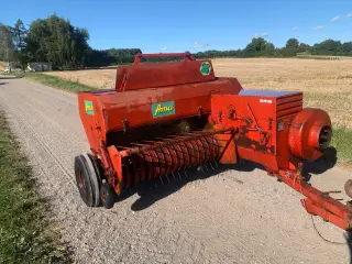Småballepresser AMA
