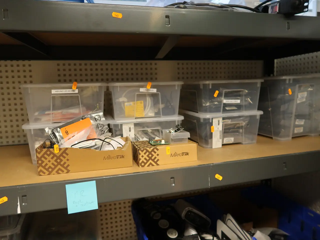 Billede 1 - Diverse elektronik, kabler m.m.