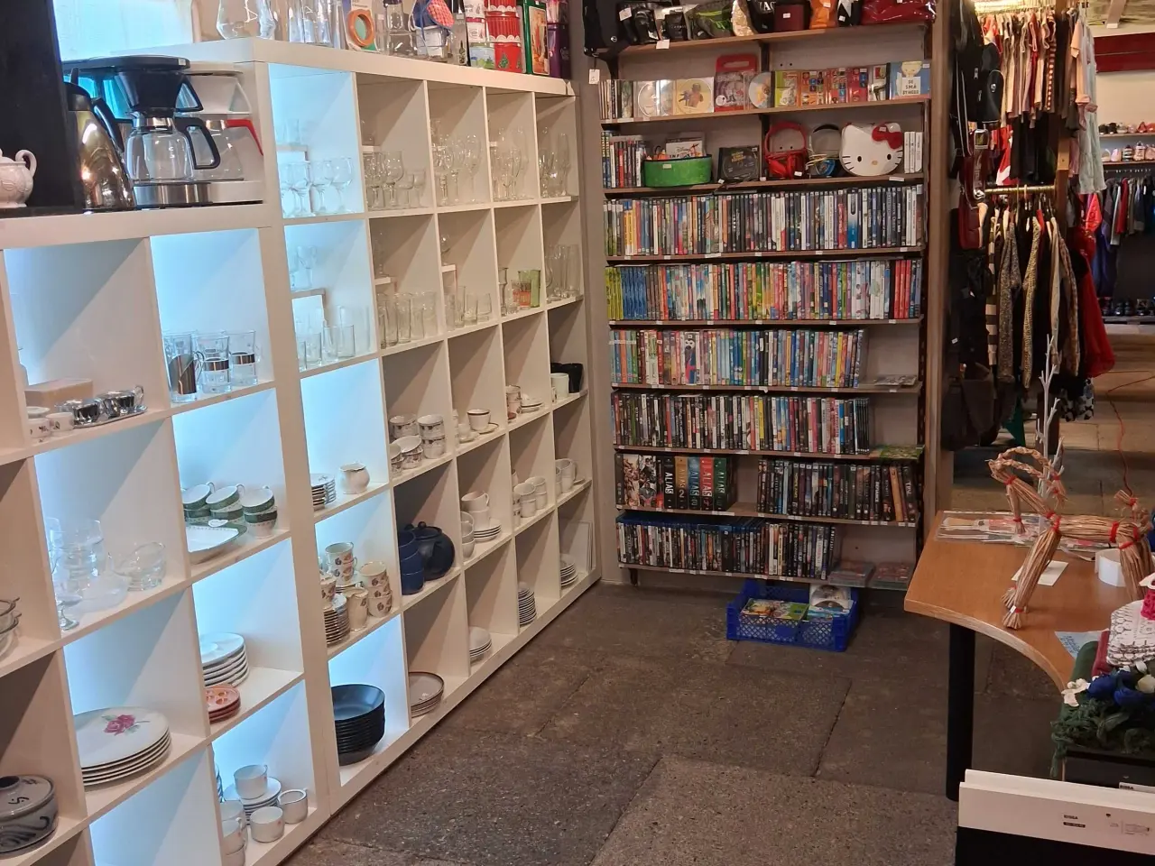 Billede 17 - STORT tøj og loppemarked åbent