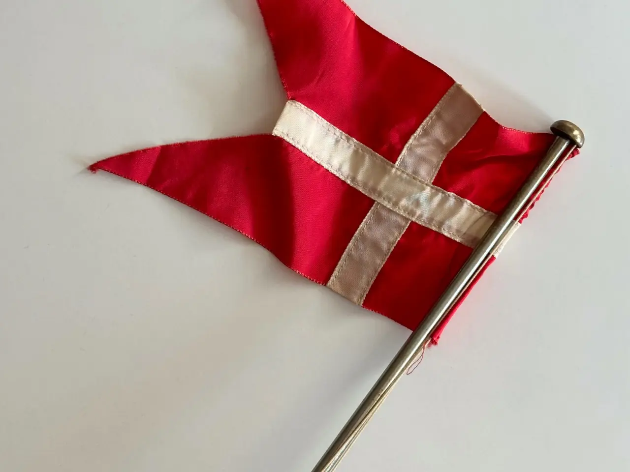 Billede 3 - Bordflag, grå base