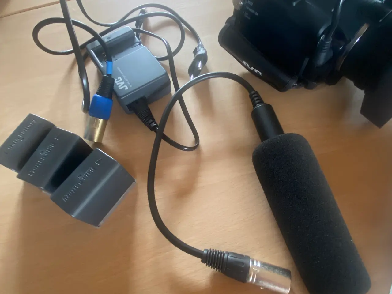 Billede 3 - JVC GY-HM100E til salg - stort set aldrig brugt