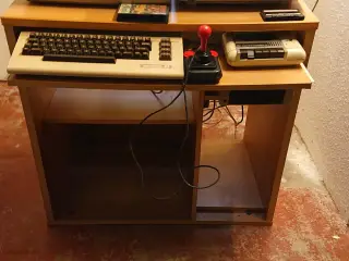 Commodore 64 + skærm, diskettestation og printer