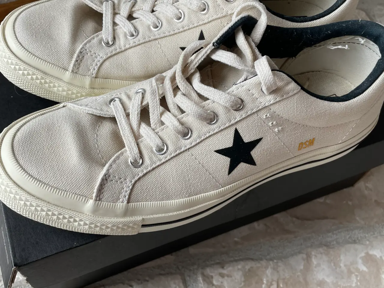 Billede 1 - Converse sko str. 40 - special udgave - sprit nye