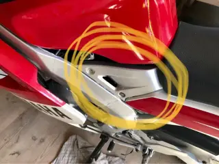 Yamaha tzr sideskjold