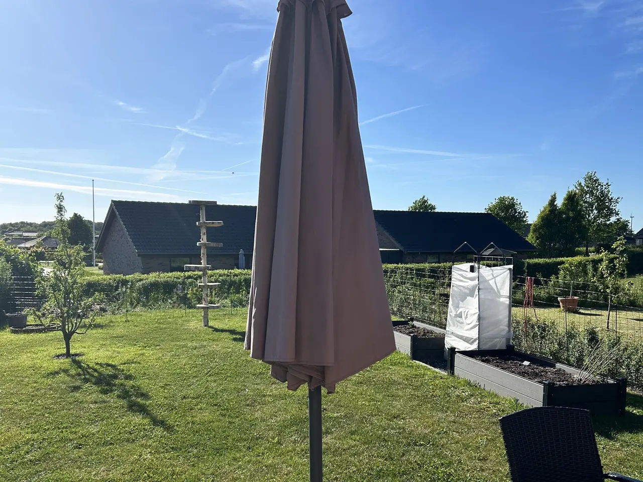 Billede 2 - Parasol med granitfod
