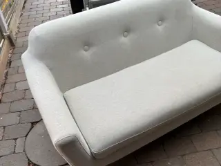 Sofa i lys grå ny pris