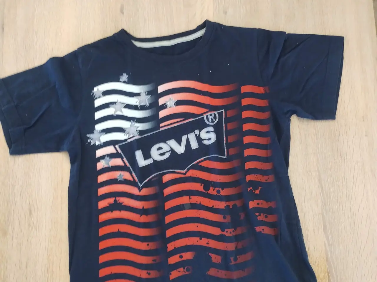 Billede 1 - Levi's T-shirt til drenge – Str. L (14-16 år / 152