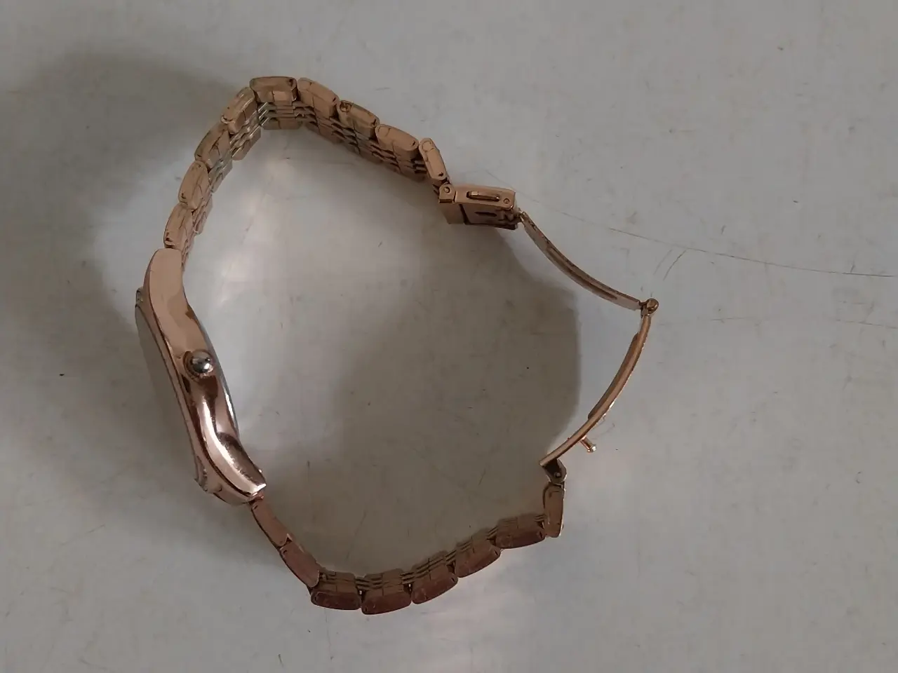 Billede 4 - Rosa-guldfarvet ur