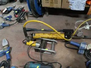 Hydraulisk håndpumpe ENERPAC P77