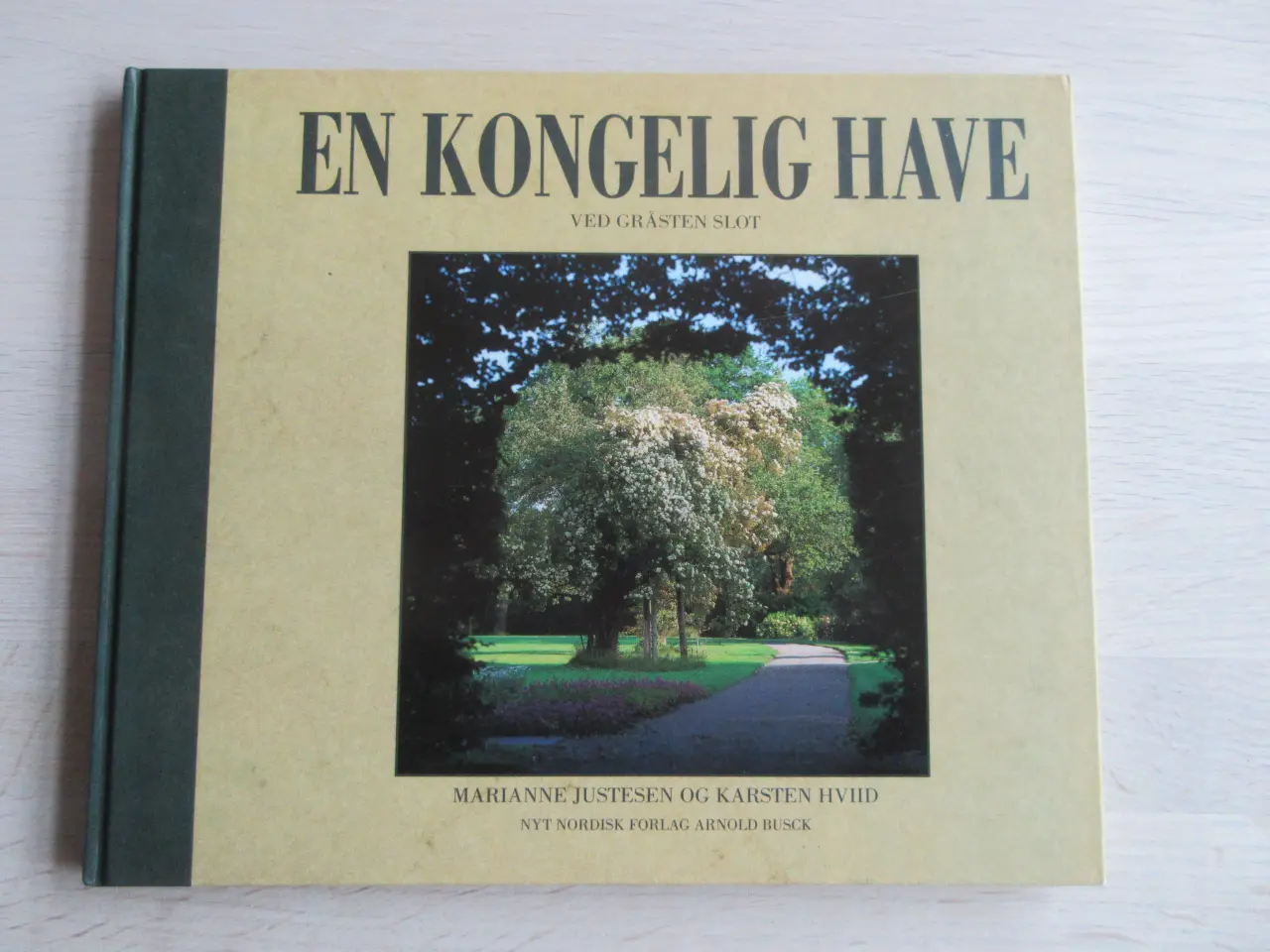Billede 1 - "Kongelige" bøger - se billeder ;-)