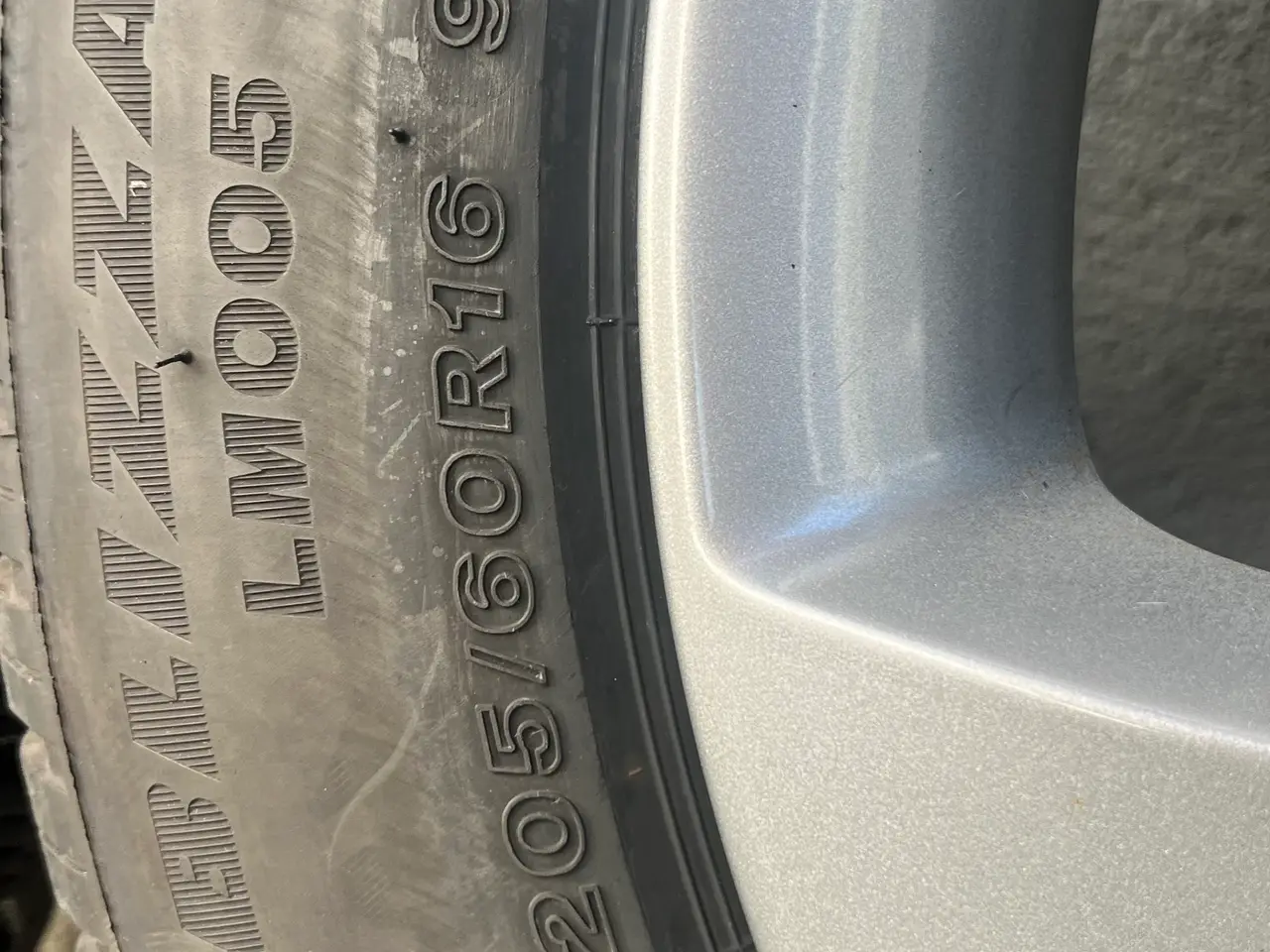 Billede 4 - Vinterdæk  Bridgestone 4 stk Hyndia kona 