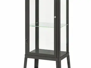 SØGER vitrine