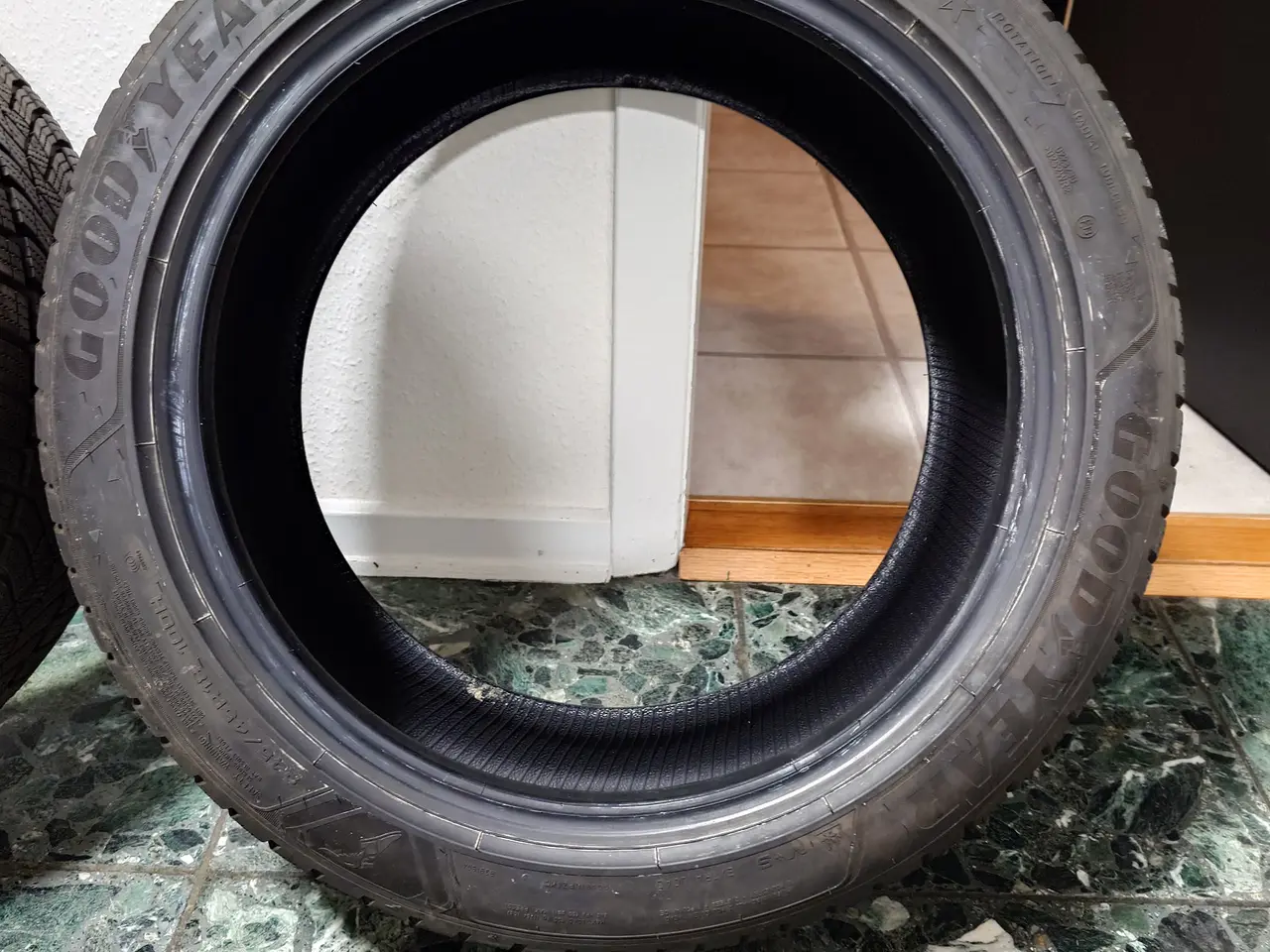 Billede 3 - Goodyear Ultragrip performance+ 245/45-18" 7mm