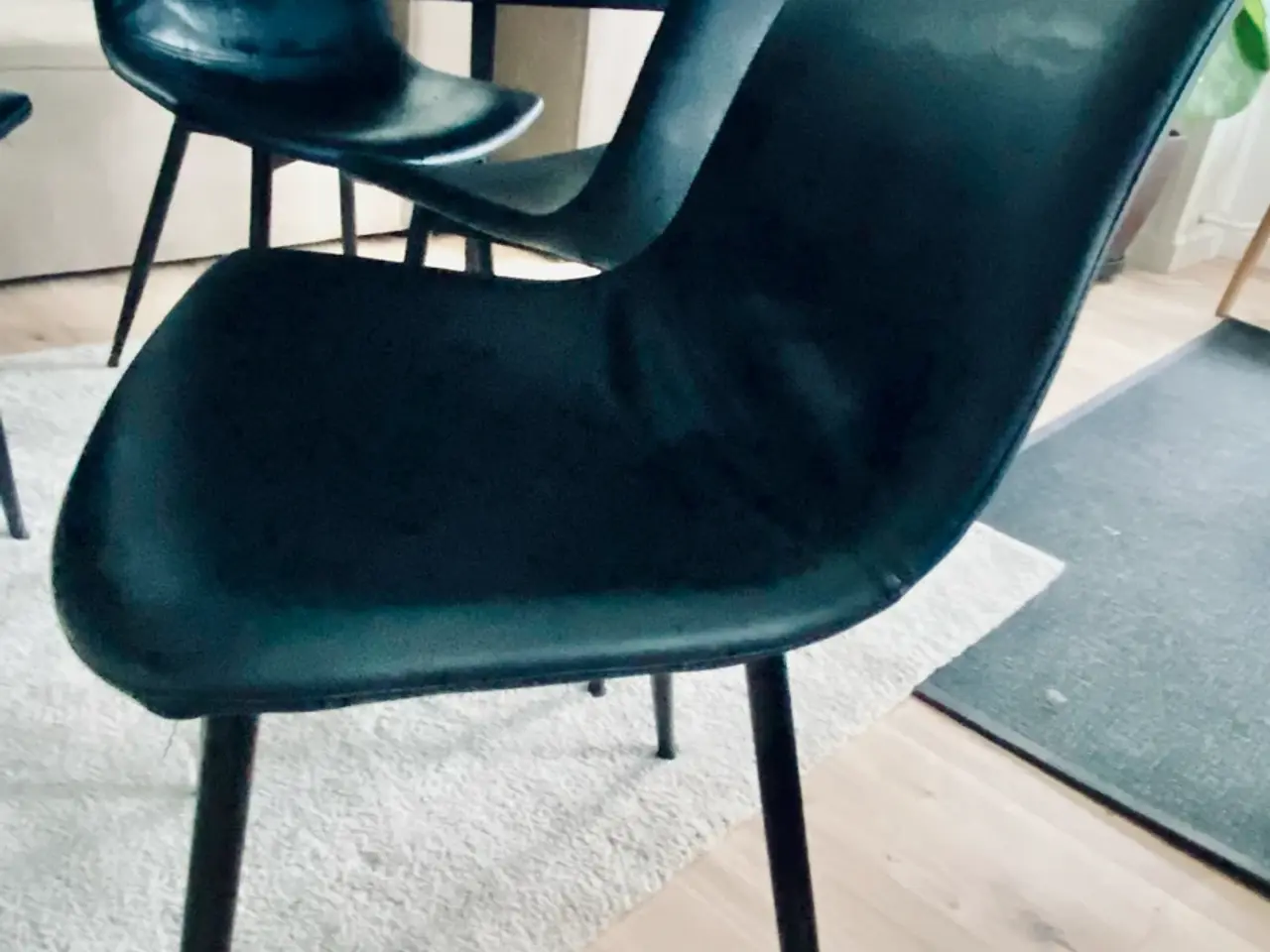 Billede 4 - Klassisk spisebord med stole
