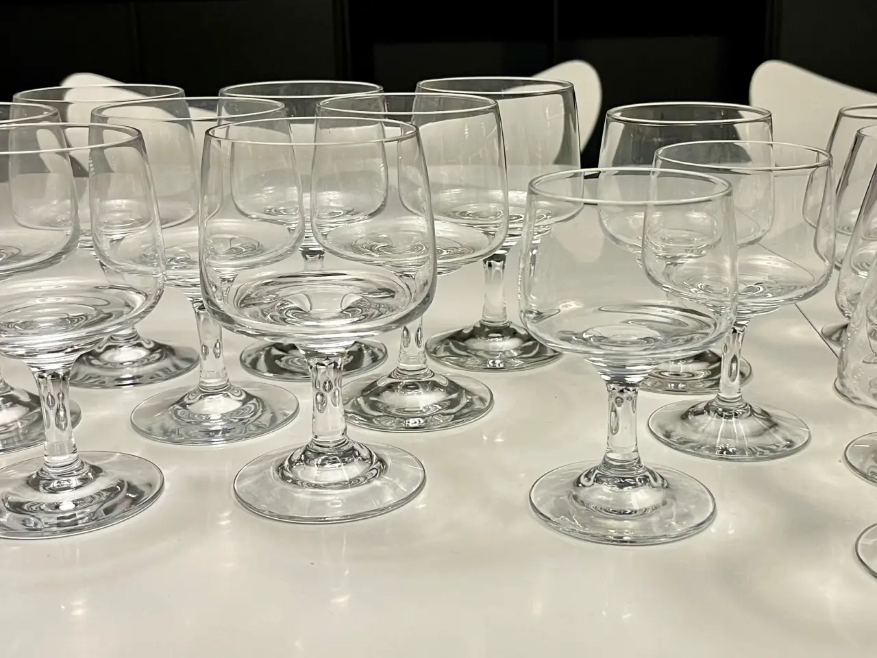 Billede 1 - MANDALAY rødvin + cognac 12+8 stk. - Holmegaard