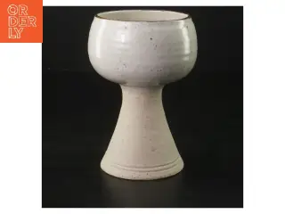 Keramik vase på fod (str. Ø 8,5 cm længde 14 cm)