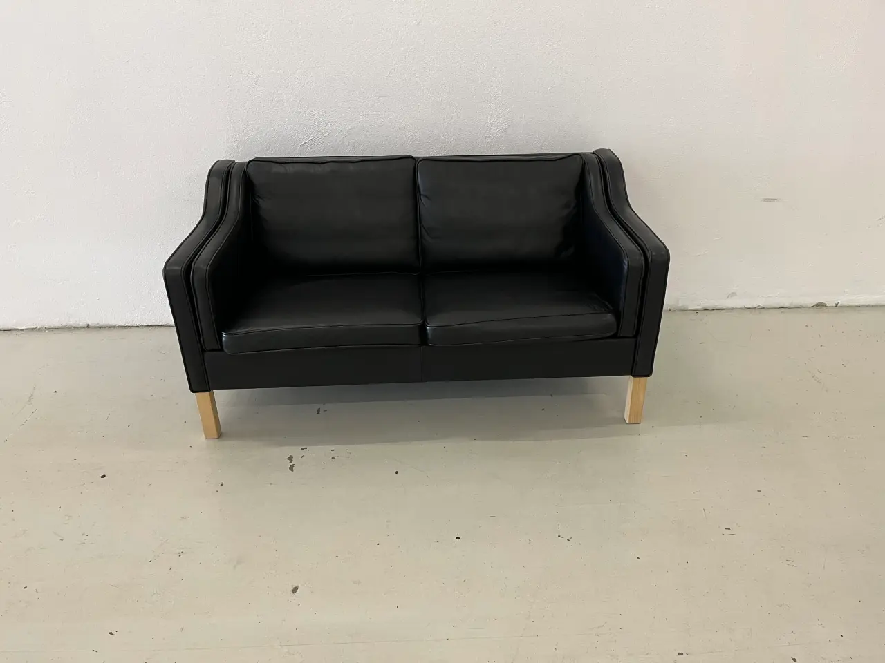 Billede 1 - Mogens Hansen MH195 2 Pers.Sofa i sort Premium.