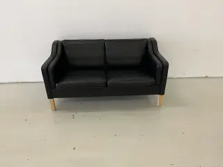 Mogens Hansen MH195 2 Pers.Sofa i sort Premium.